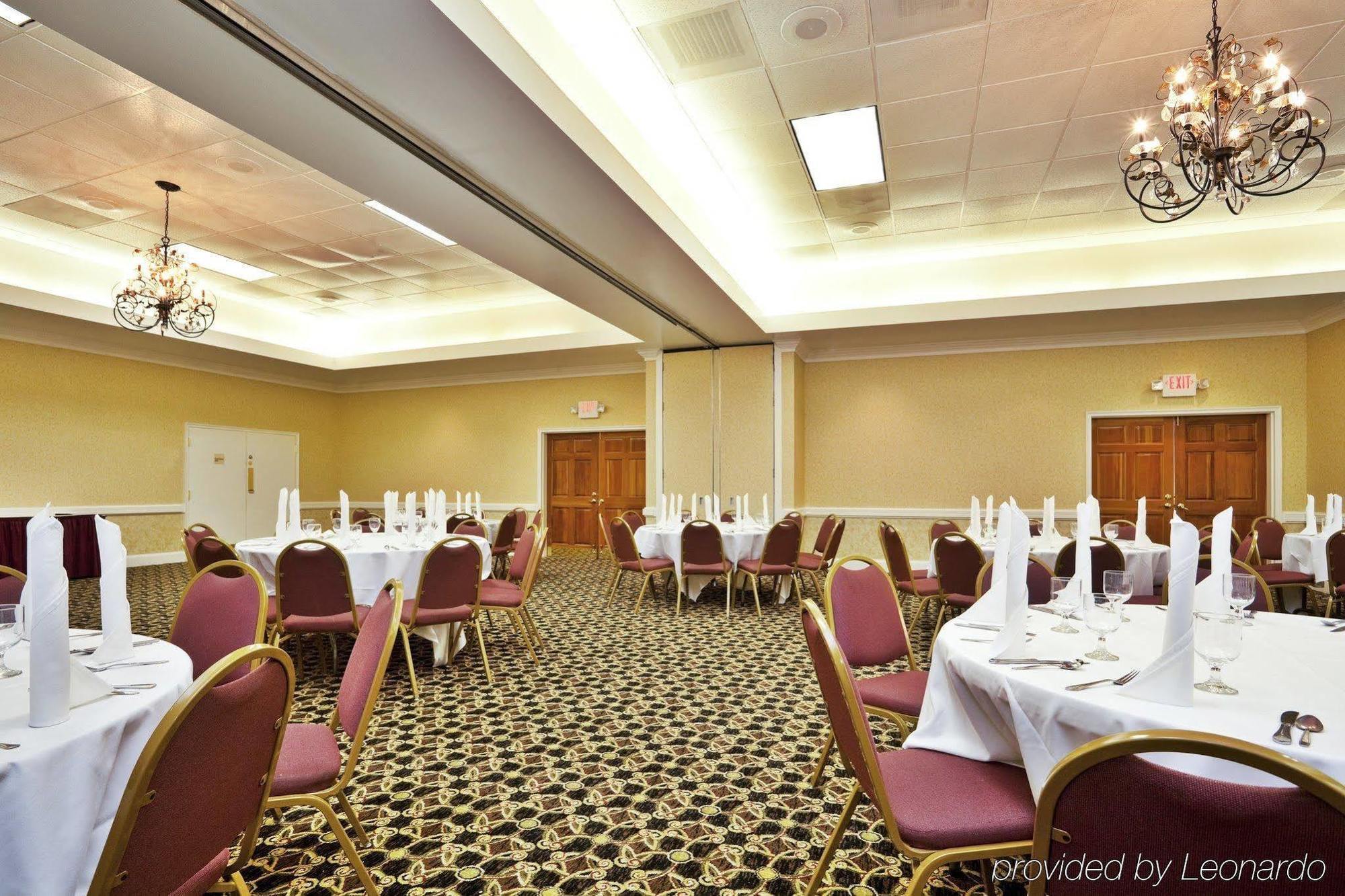 Holiday Inn Lumberton By Ihg Restaurant photo