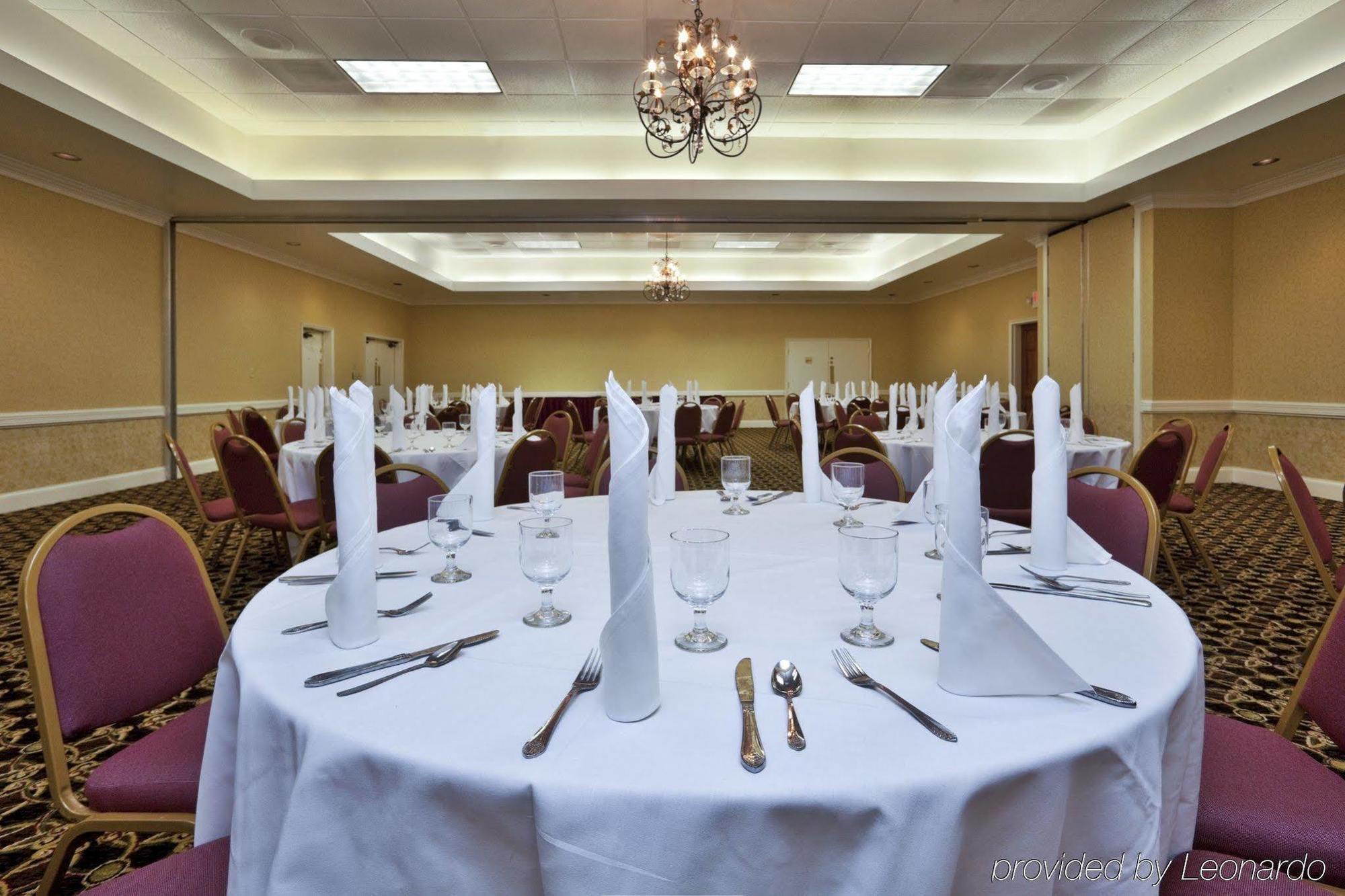 Holiday Inn Lumberton By Ihg Restaurant photo